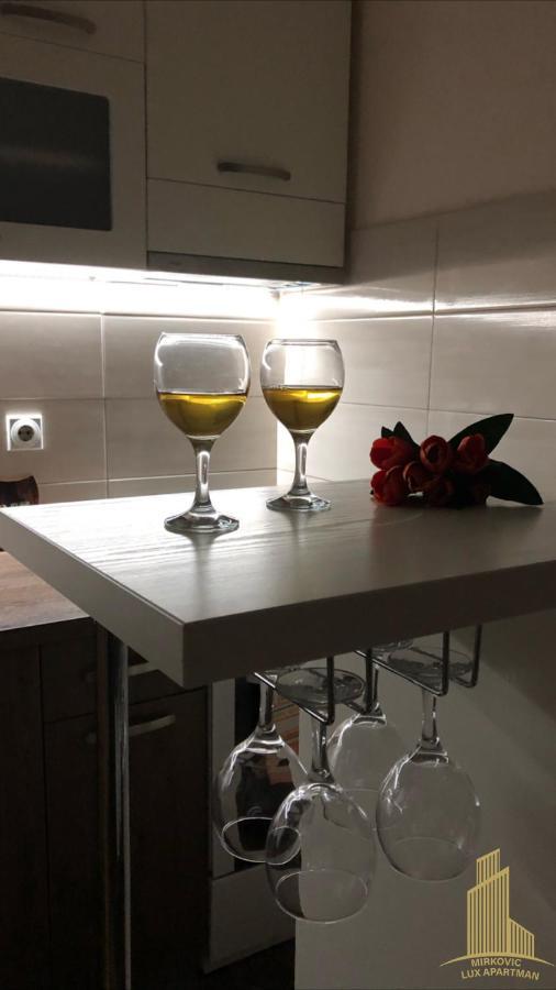 Mirkovic Lux Apartman Nis Exterior foto