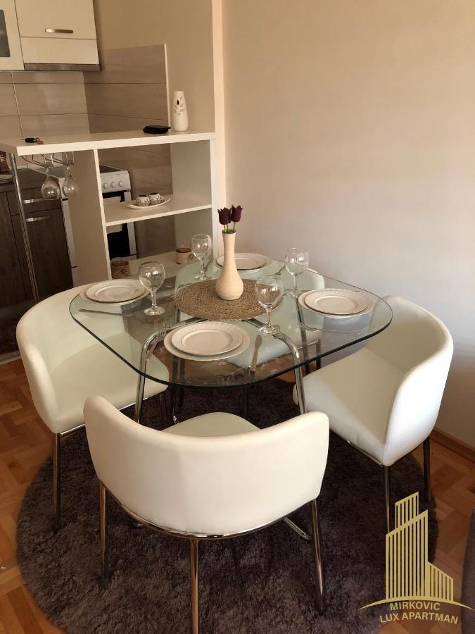 Mirkovic Lux Apartman Nis Exterior foto