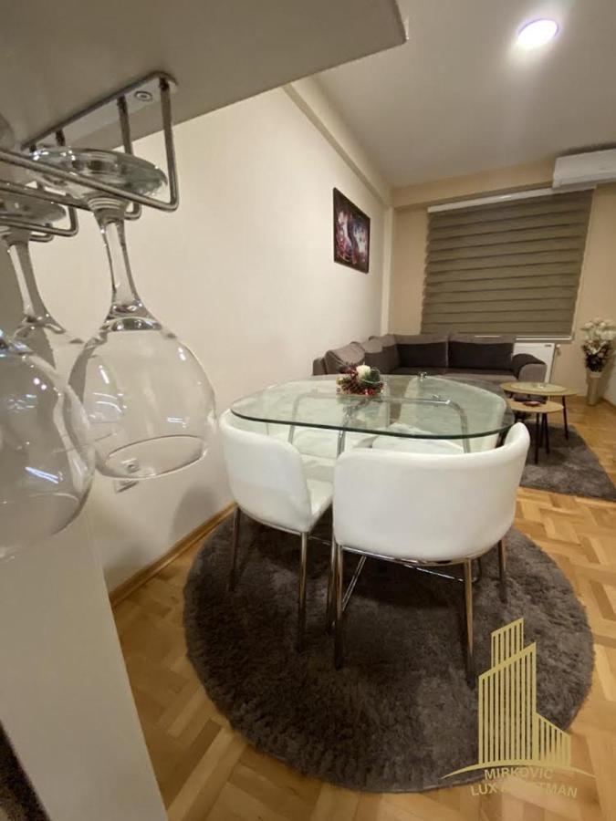 Mirkovic Lux Apartman Nis Exterior foto