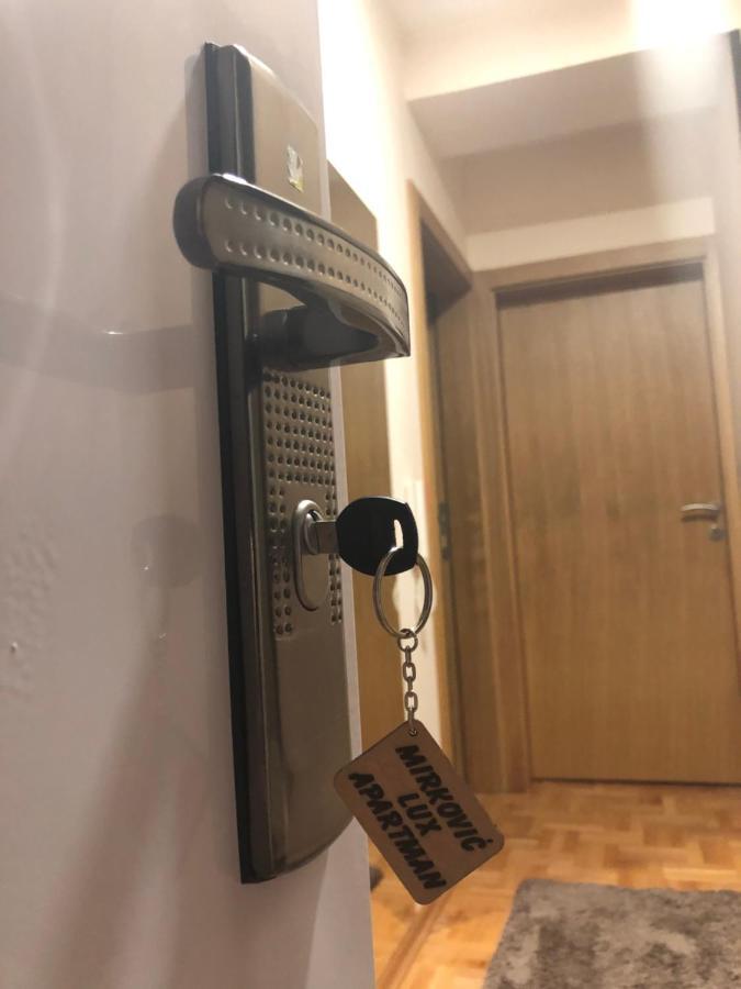 Mirkovic Lux Apartman Nis Exterior foto